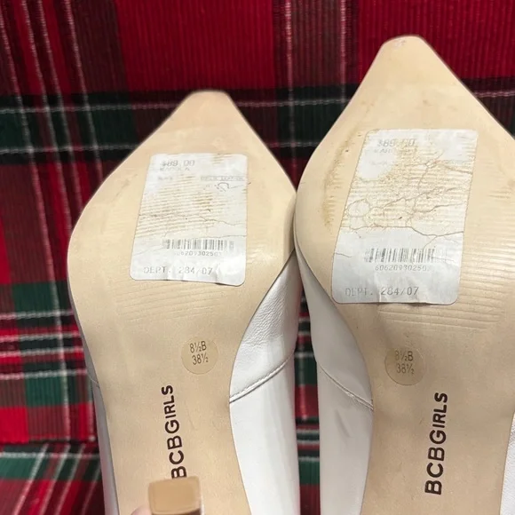 🖤BCBGirls White Heels with Gold Buckle🖤 - Picture 9 of 11